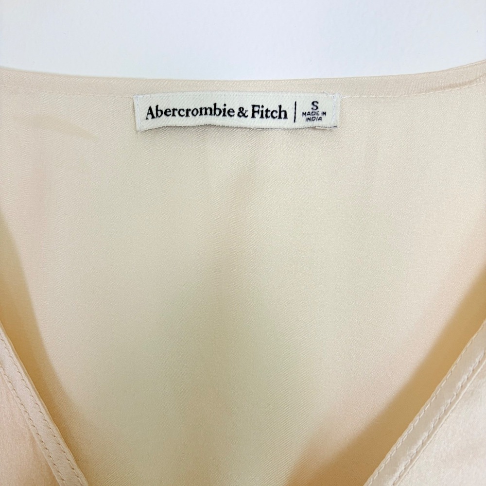Abercrombie Fitch Satin Peplum Blouse Cream V Neck Long Sleeve Tie Front Small - Picture 4 of 6